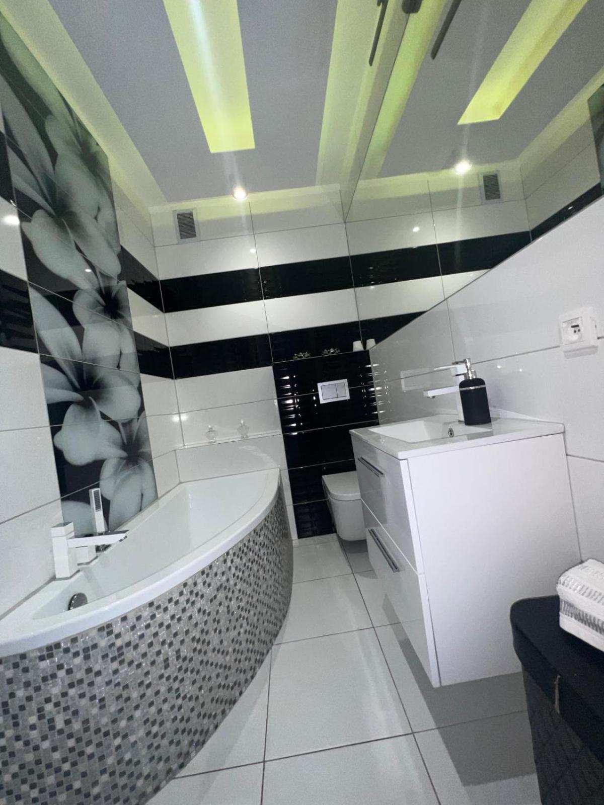 Apartament Z Kuchnia Dla 4 Osob W Centrum Bydgoszczy Mbella ภายนอก รูปภาพ